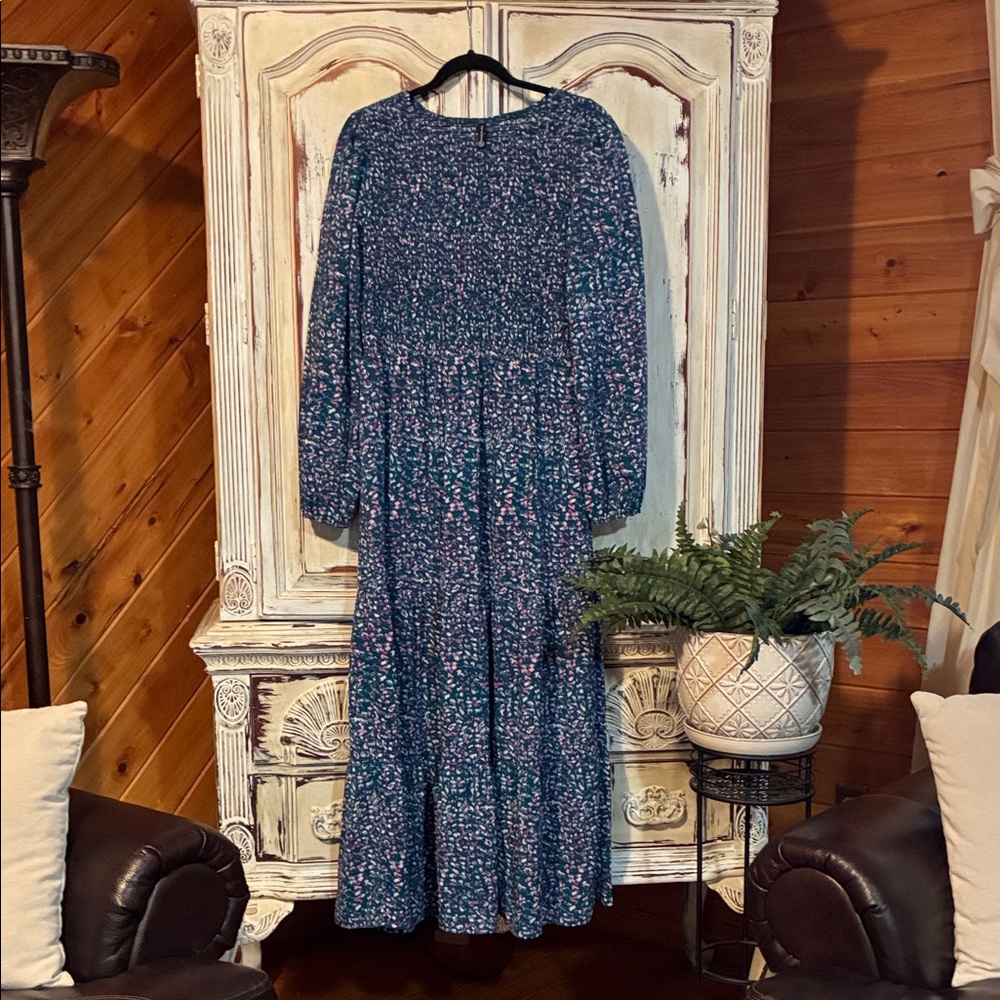 Chic Blue and Pink Patterned Maxi Dress